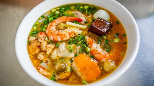 Banh canh hai san 