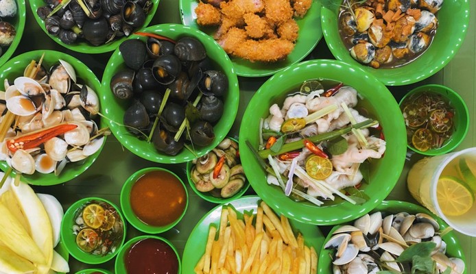 Lặt Vặt Quán - Ốc & Đồ Ăn Vặt - Đê La Thành