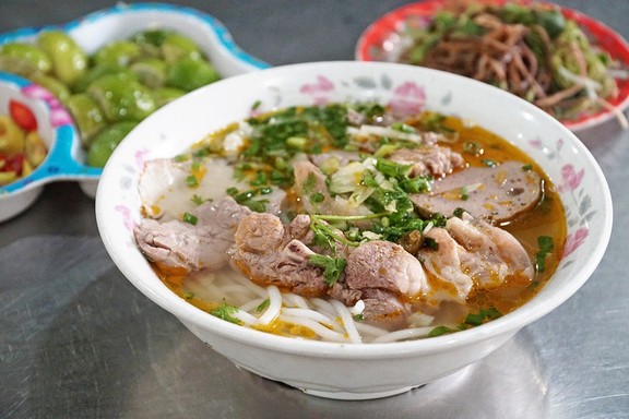 Bún Bò Phú Gia