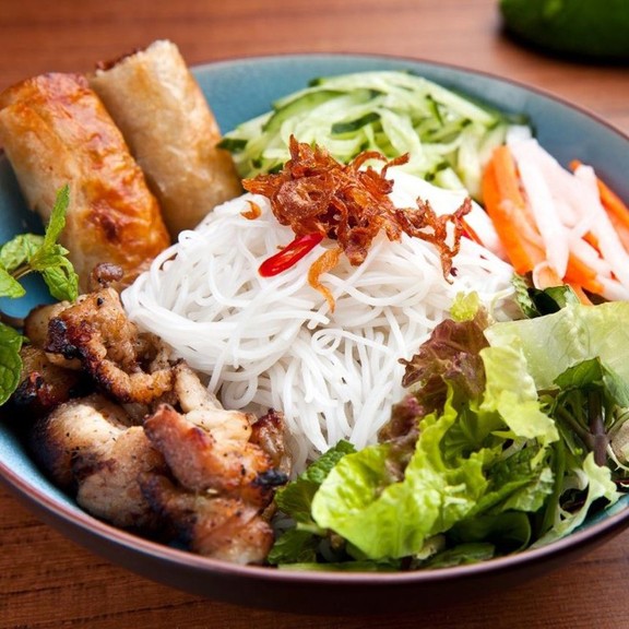 Quán Bún Thịt Nướng Cô Lan