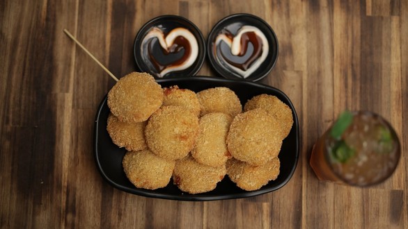 Tiệm Bánh Gà Hạ Long