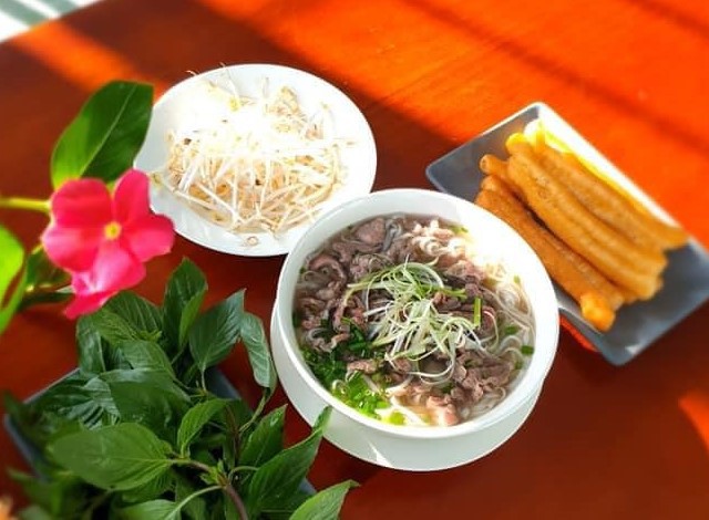 Phú Ông - Phở & Lẩu