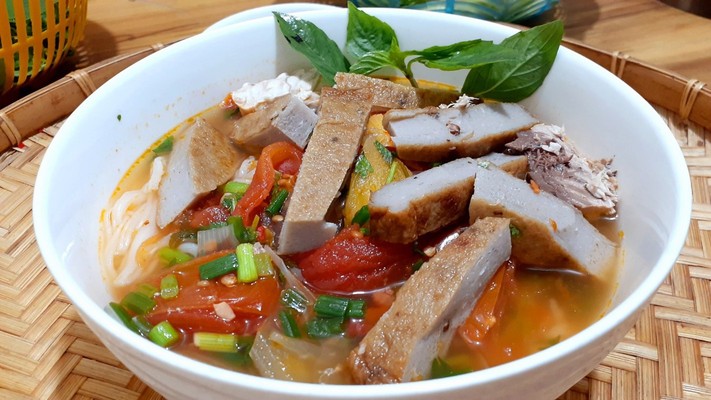 Linh Anh - Bún Chả Cá Nha Trang - Song Hành