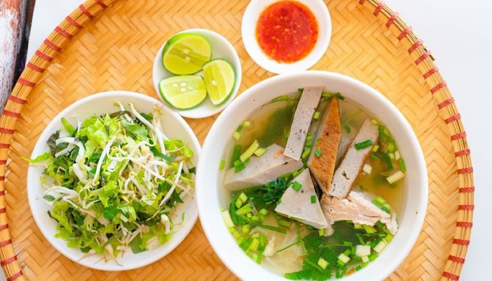 BÚN CHẢ CÁ SỨA THÁI LỆ - Sư Vạn Hạnh