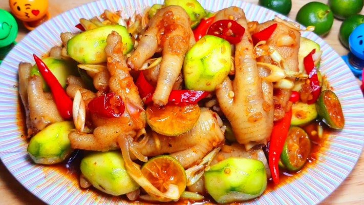 Trà Dâu, Ăn Vặt Thích Cay