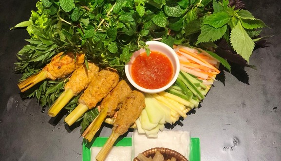 Nem Lụi, Thịt Heo & Chân Gà - Ái Mộ