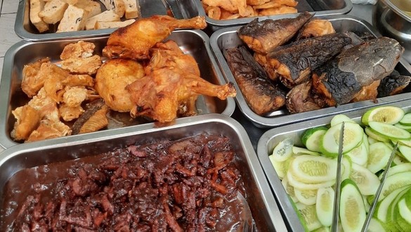 Cơm Quỳnh - Quán Ăn & Cơm Văn Phòng