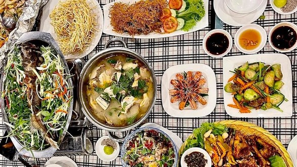 Ẩm Thực 79 - Lẩu Gà Hấp Hèm - Lê Thị Trung