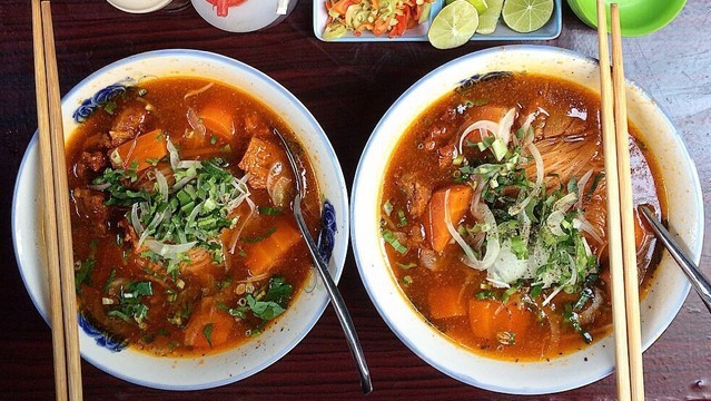 Hủ Tiếu Bò Kho 70 - Nguyên Hồng