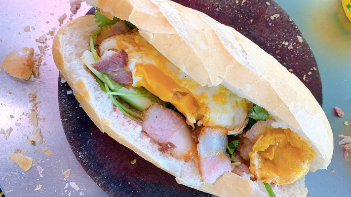 Bánh Mì Cô Chanh - Bình Giã