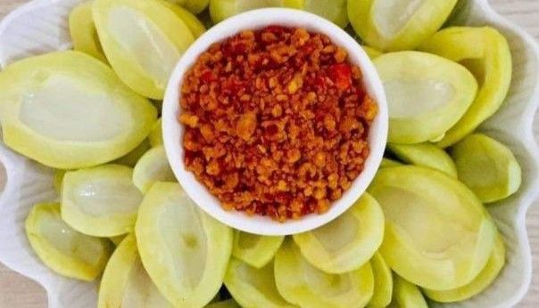 Út Ngọc - Chuyên Trái Cây Ngâm Chua Ngọt