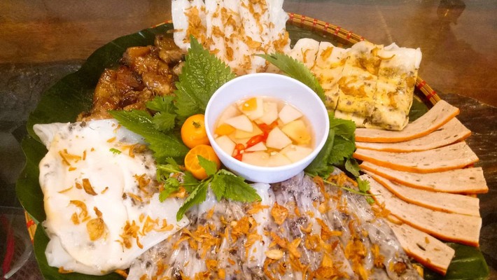 Bánh Cuốn Nóng & Gà Tần - Quang Trung