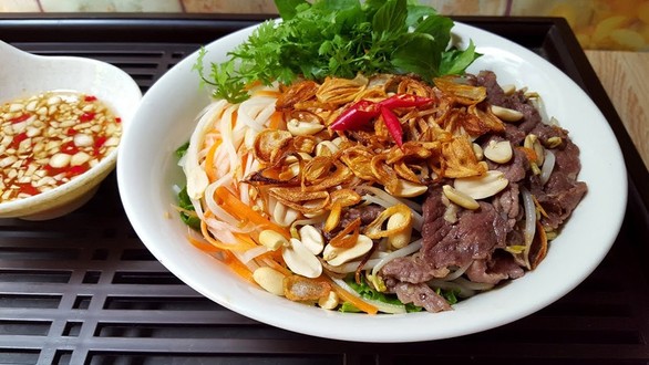 Bún Trộn Nam Bộ - Mặt Sau Triều Khúc