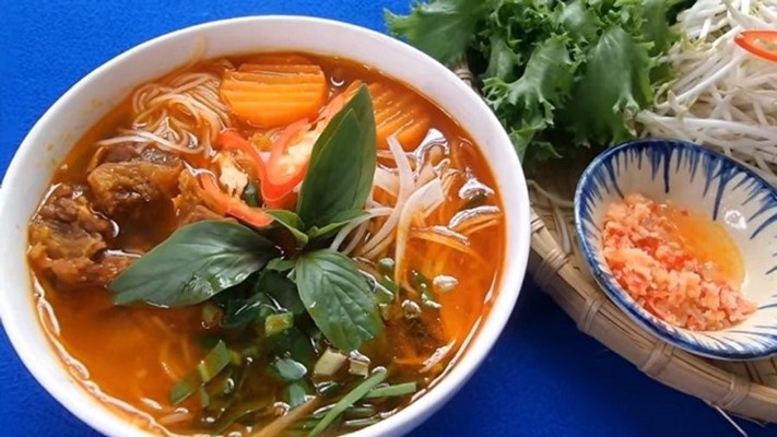 Quỳnh Lam - Bún Bò & Bò Kho - Nguyễn Hữu Thọ