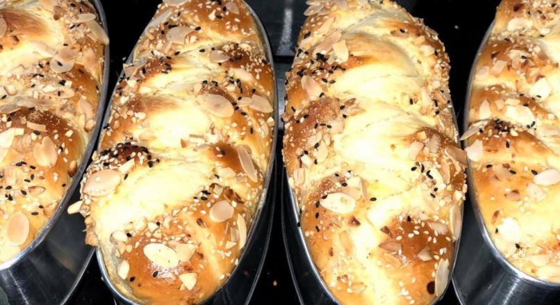 Mì Food - Bánh Mì Hoa Cúc & Bông Lan Trứng Muối