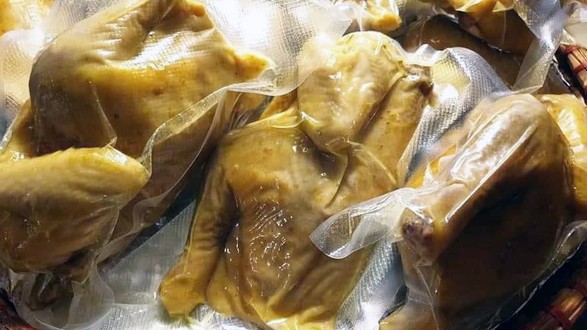Gà Ủ Muối Hoa Tiêu Đông Lạnh - Bế Văn Đàn