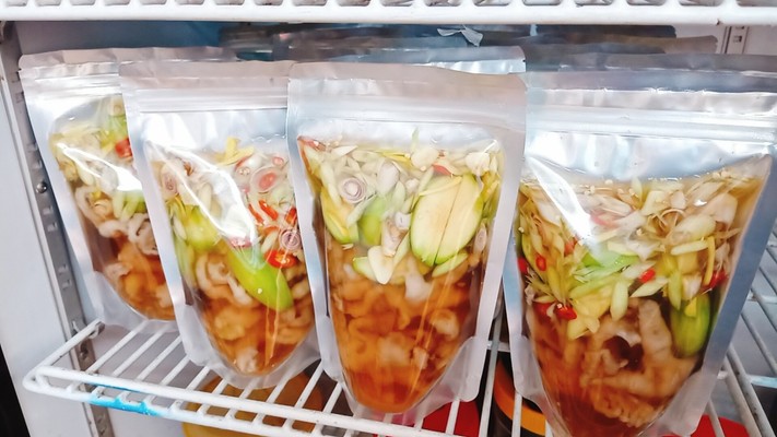 Tiệm Quà Phố - Bánh Gà & Chân Gà Rút Xương - Yên Hòa