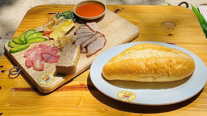 Bánh Mì Pate AQ - Kim Ngưu
