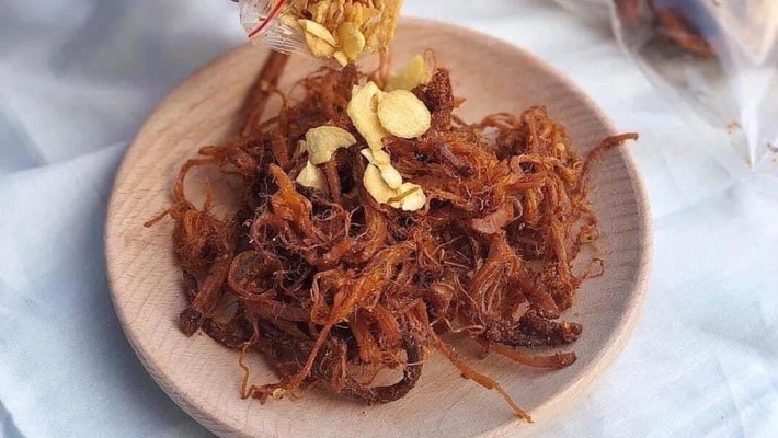 Nhà Dâu Tây Khô Gà & Cơm Cháy - Nguyễn Ngọc Nại