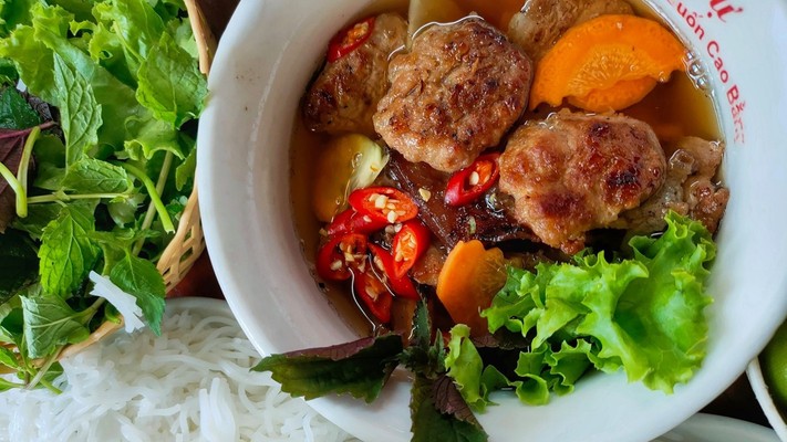 Trang Huy - Bún Chả & Nem Rán