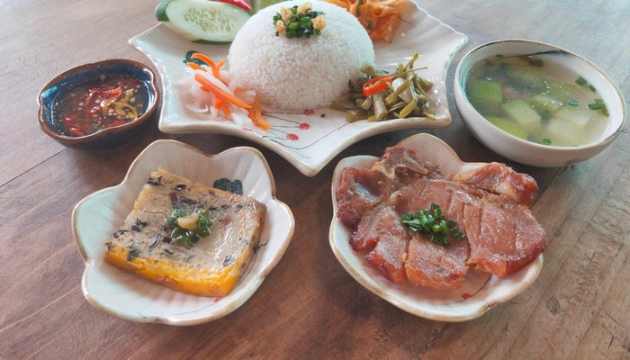 Cơm Tấm Xưa – Sườn Nướng & Gà Nướng Chế Biến Sẵn
