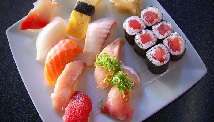 Deli Food - Cá Hồi Tươi & Salad Healthy