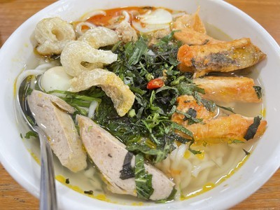 Bà Dy - Bánh Canh Cá Lóc - Kim Đồng