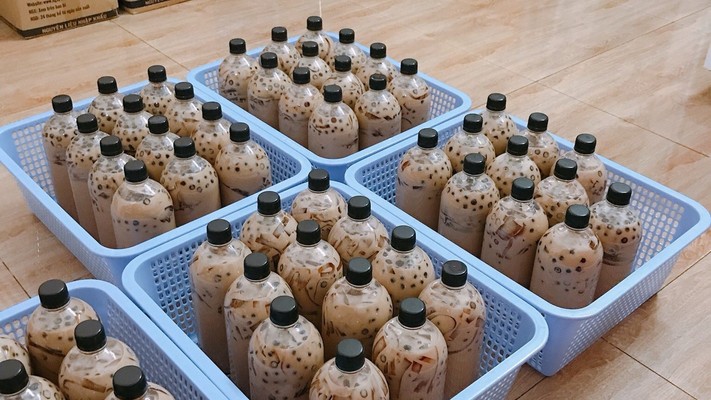 Trà Sữa Đóng Chai Mẹ Na - Hàn Thuyên
