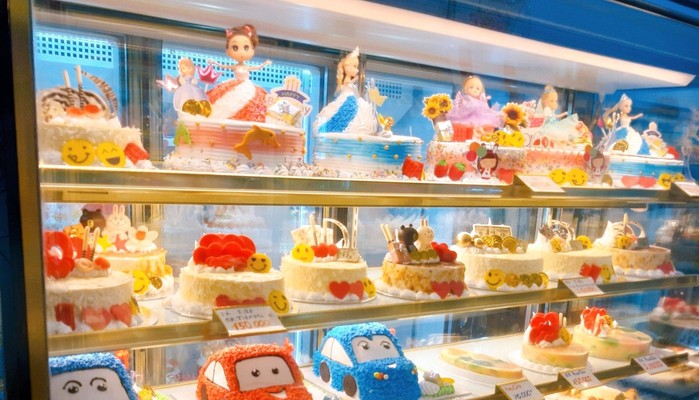 Bánh Kem Hương Phát - 155 Nguyễn Văn Quá