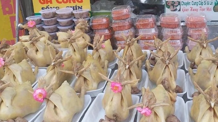 Gà Ta Thuỷ Trinh 1 - Nơ Trang Long