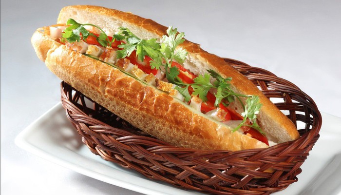 Bánh Mì Việt Má Hải - Bánh Mì Chả Cá