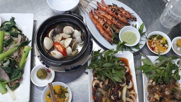 Quán Ốc Út Điểm - Đường Số 8