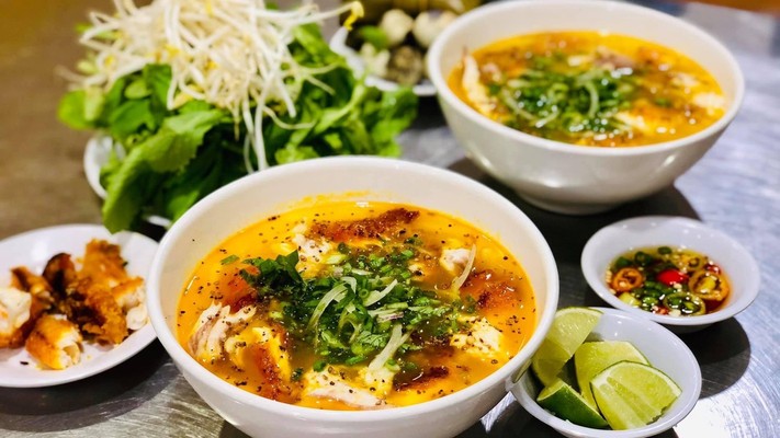 Bánh Canh Cá Lóc Chú La - Bùi Thị Xuân