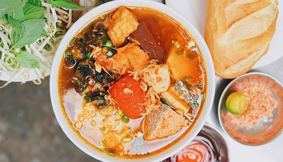 Cơm Gà Mắm Tỏi Cô Nhung