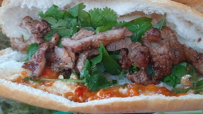 Quán Ăn Sáng Dốc Đại Học - Hoàng Hoa Thám