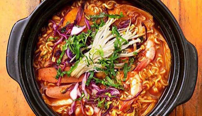Tiệm Mì Cay & Bánh Tráng Trộn - Lê Văn Quới
