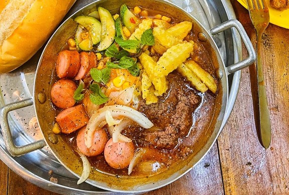 Hồng Ngọc Quán - Bánh Mì Chảo - Nguyễn Viết Xuân