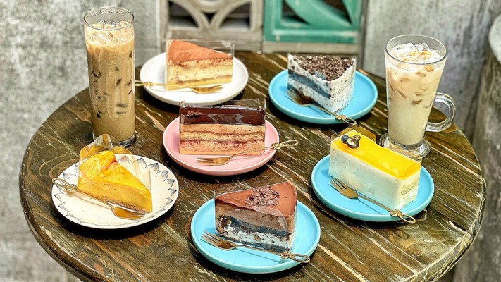 Tiffins Bakery & Café - Nguyễn Hữu Huân