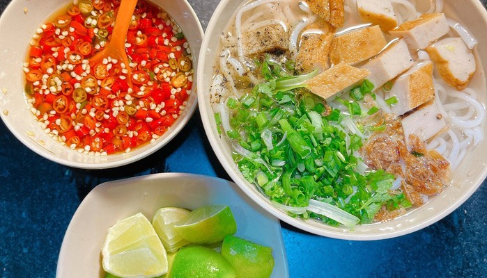 Quán Đêm Hiếu Cá - Bánh Canh, Bún Bò & Bún Riêu