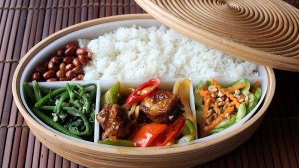 Cô Hoa - Cơm Ngon Bình Dân