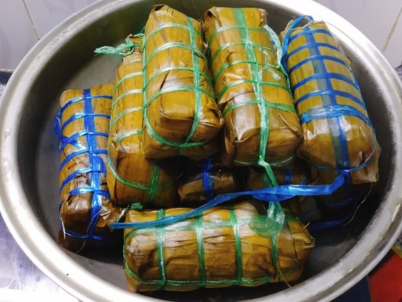 Bánh Tét Mẹ Bơ - Trần Nam Phú