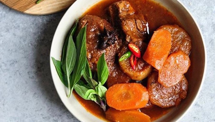 BÒ KHO & CÀ RI HOÀNG ANH - Cách Mạng Tháng 8