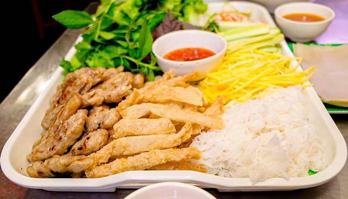 Quán Nem Nướng Nha Trang - Tô Ngọc Vân