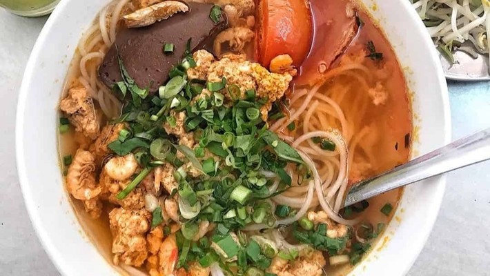 Quán Ăn Cô Tú - Bún Bò & Bún Riêu - Đường Số 30