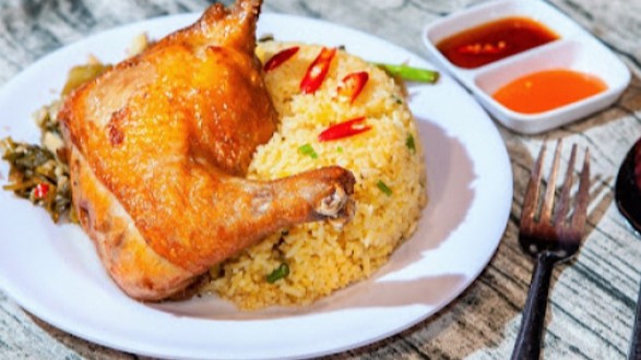 Quán Cơm Gà Xối Mỡ Dì Bảy - Nguyễn Ảnh Thủ