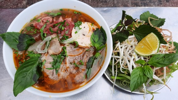 Bún Bò Sơn Tùng - Phạm Văn Hai