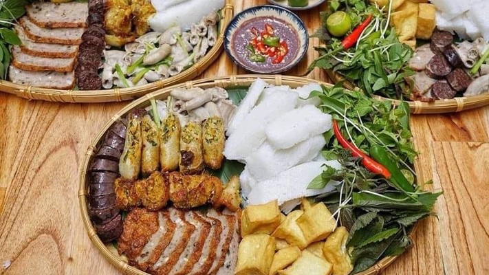 Quán Trung Lê - Cơm Thập Cẩm & Bún Đậu Mắm Tôm - Trần Hưng Đạo