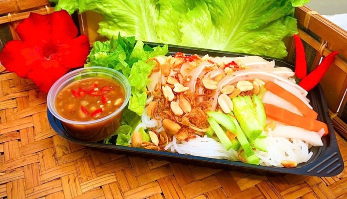 DELI Kitchen - Bún Bò Nam Bộ - Hải Đăng