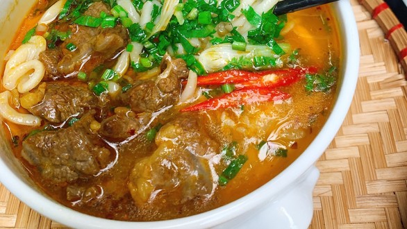 Bánh Canh Bò Hầm - Bà Béo - Linh Đàm