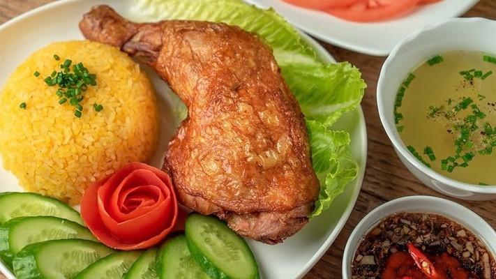 Cơm Gà Xối Mỡ Tấn Lộc - Đường 27